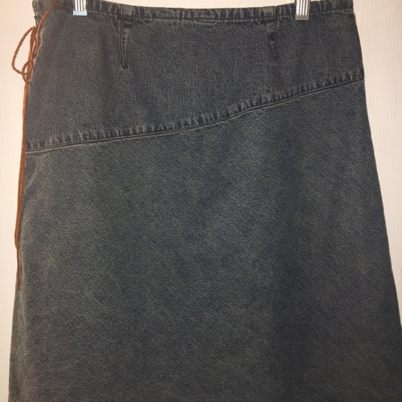 Denim skirt - Picture 2 of 4